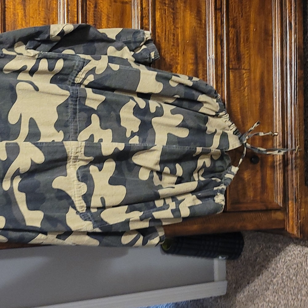 Fashion Nova Womens medium oversized Camo jacket. Long jacket - Picture 6 of 7